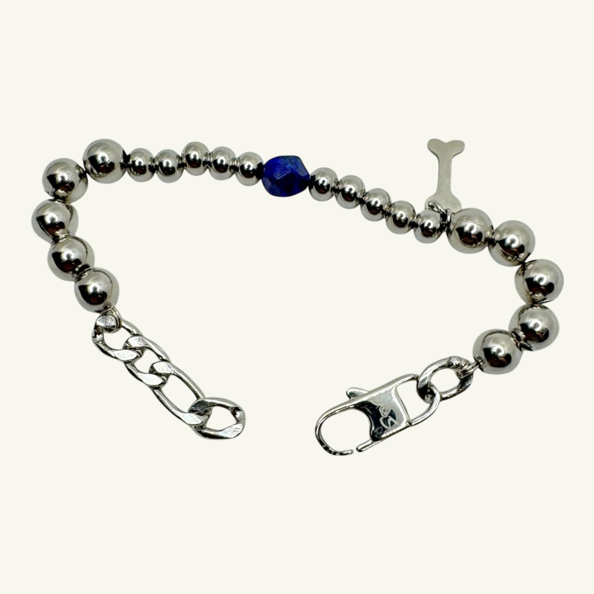 Bracciale lapislazzuli sfaccettato con charm osso Sharifa Crystals